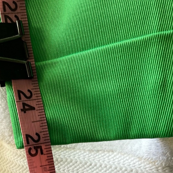 New York & Company Green Cropped Pants With Straight Leg - Picture 8 of 13